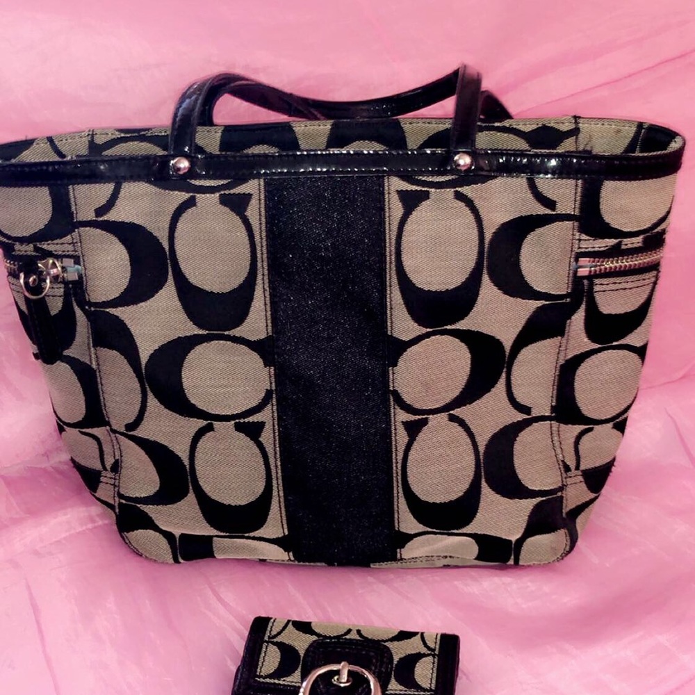 Authentic coach bag and wallet set!!!